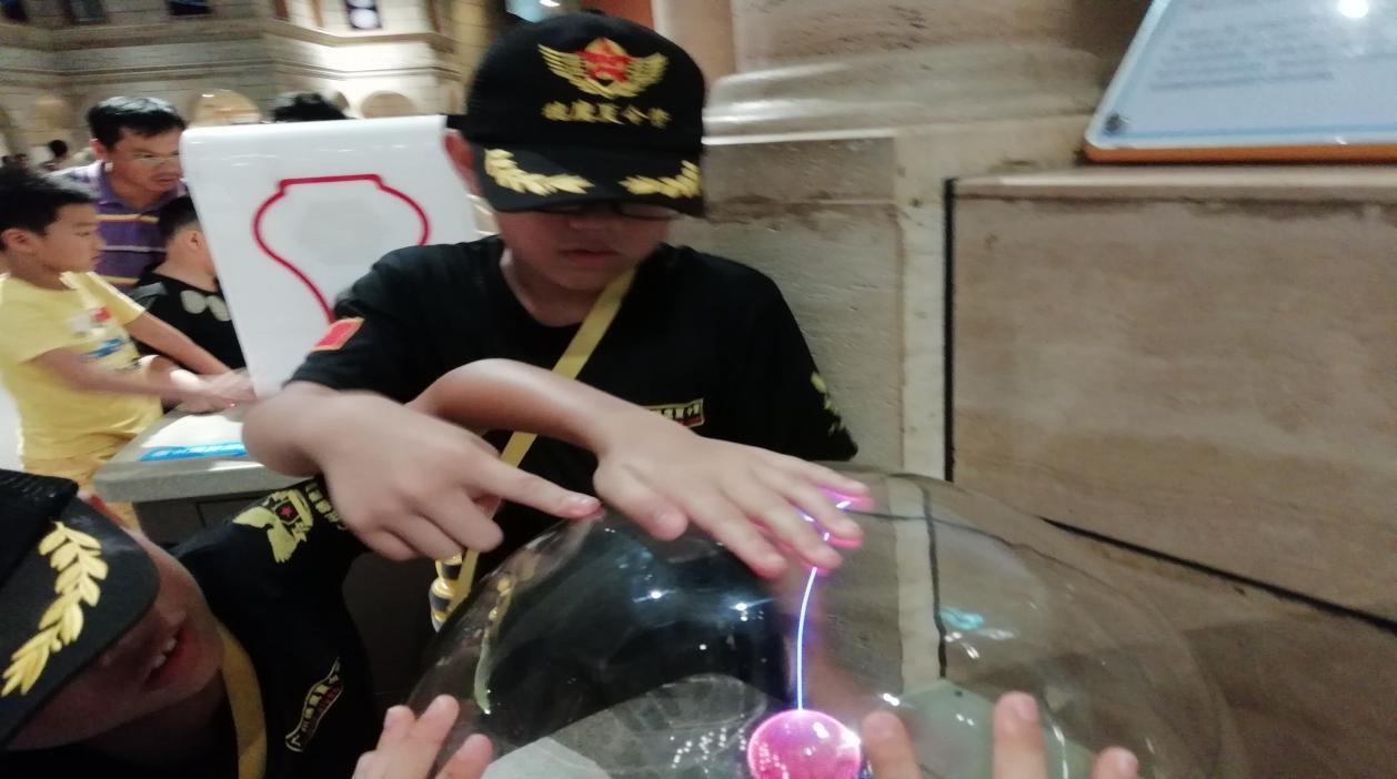 参观仿生科学馆